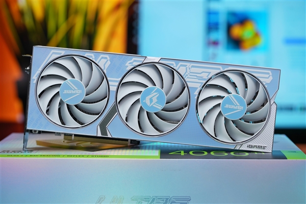 高颜值波普风！七彩虹RTX 4060 Ti Ultra W OC显卡图赏