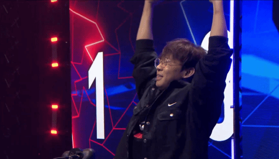 黄旭东评价李培楠《星际争霸2》夺冠:这一刻等了20年!