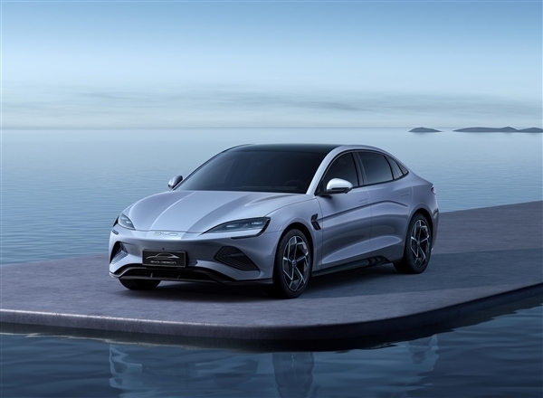 不输特斯拉Model 3 博主盛赞海豹:这是最好开的比亚迪!