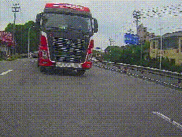 大货车被别车 连闯红灯狂追逼停商务车讨说法 拘留14天