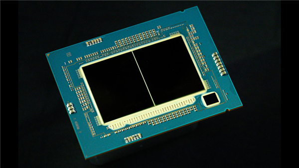 Intel下代至强急冲冲上64核心!320MB三级缓存暴涨1.84倍