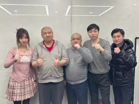《星际2》冠军为孙哥黄哥剃光头:“卤蛋”情绪稳定