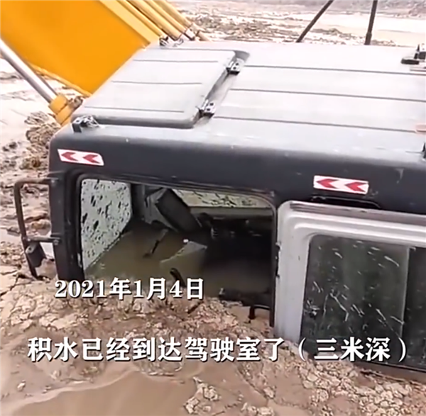 葫芦娃救爷爷 理想ONE陷车：拖车、飞度、一串越野车来救均动弹不得