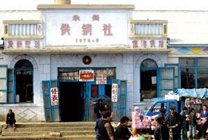 中国快递卷了15年:死死困住了一个50岁的老快递员
