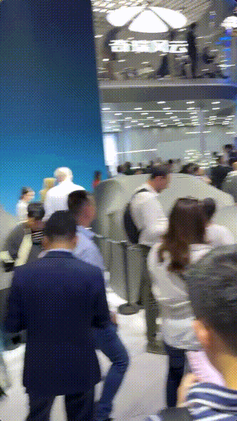我去了趟北京车展 结果……大家都在看雷军