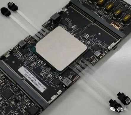 Intel打造了一个8核心528线程的怪物：可以131072颗互连