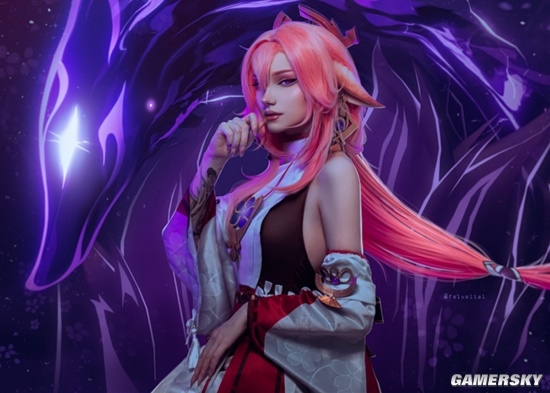 COSPLAY图赏：俄妹COS《原神》八重神子 光腿狐狸媚眼如丝