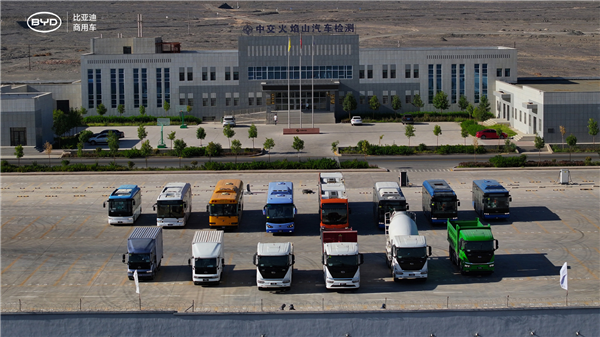 比亚迪“弯道超车”上瘾！混动轻卡T5又来了：续航1000公里(图2)