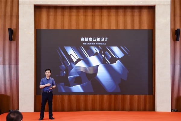 华为Mate X3轻薄秘密揭开!李小龙:希望带动产业良性循环