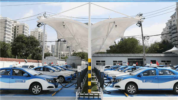 新能源车数量暴增 中国充电桩“龙头”特来电扭亏为盈
