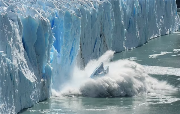 南极可能正变成地球“暖气片”：海冰减少 部分地区温度高40℃