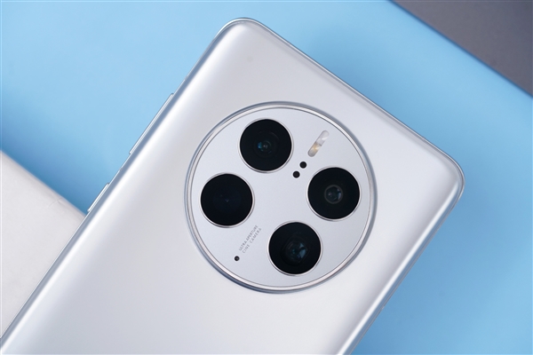 用户不在乎用4G！华为Mate 50通信壳甩卖：暴跌865元 34元就能变5G
