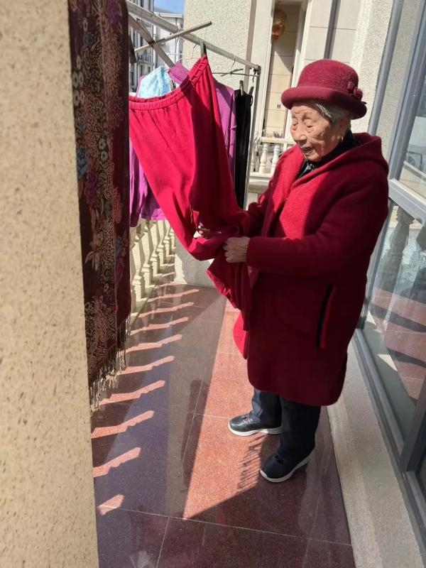 101岁老人每天赶2场麻将 医生:身体状态70岁