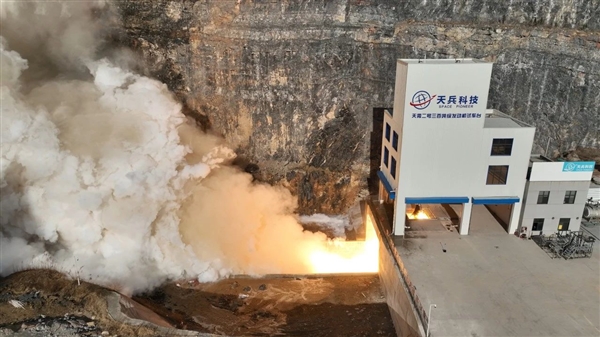 可复用！天兵科技天龙三号火箭110吨发动机校准试车成功：对标猎鹰九号
