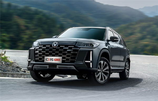 5米长大SUV白菜价 长安CS95 PLUS上市:17.59万起