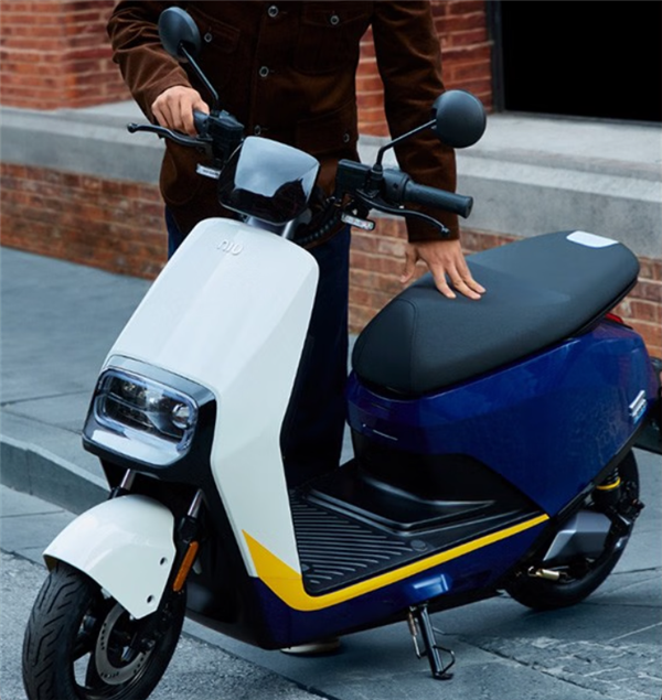 小牛G400两轮电动车开售:续航100km 最高时速52km/h