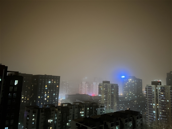 局地阵风10级!北京发布大风沙尘暴双黄色预警:空气质量严重污染