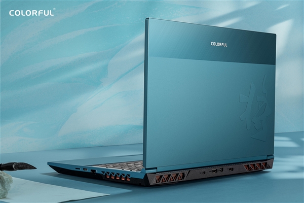 七彩虹成价格屠夫!RTX 4060游戏本杀到5899元:接口超级多