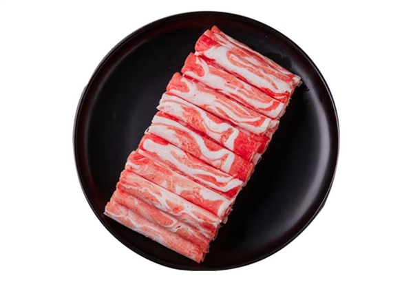低价牛羊肉卷主材竟为猪肉 卖家:一般吃不出来