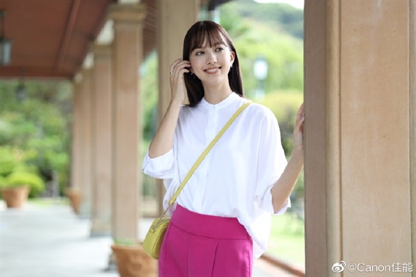 10499元 佳能EOS R8全画幅专微相机发布:连拍性能暴增7倍
