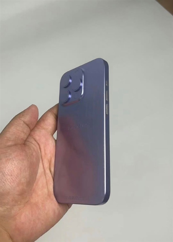 效果接近实际上手：iPhone 15 Pro铝板模型外观出炉