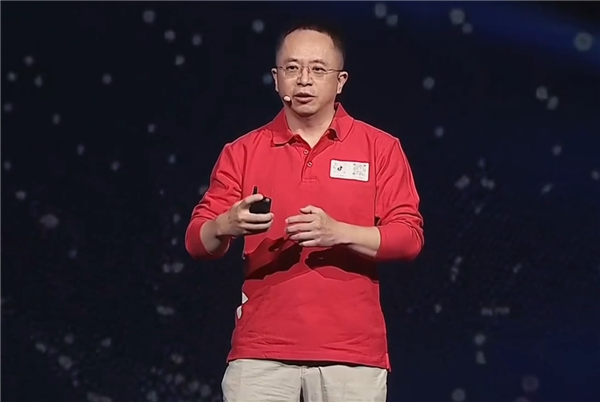 360创始人周鸿祎：AI将让中国手机弯道超车