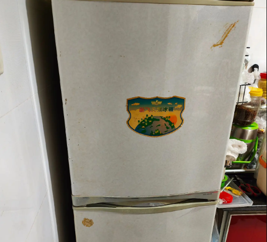网友晒27岁旧冰箱被厂家赠新冰箱：被国货产品质量感动