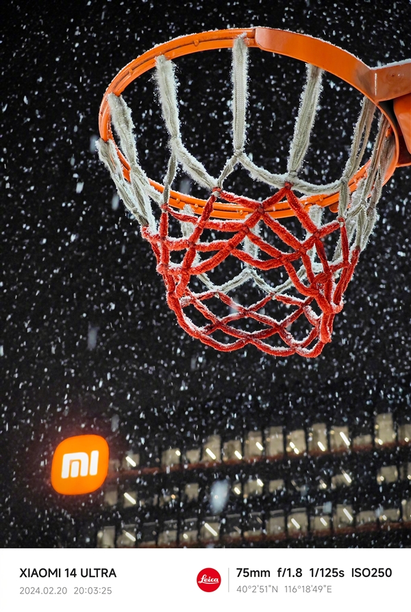 雷军晒小米14 Ultra北京雪夜实拍：网友直呼不像手机拍的 进步太大