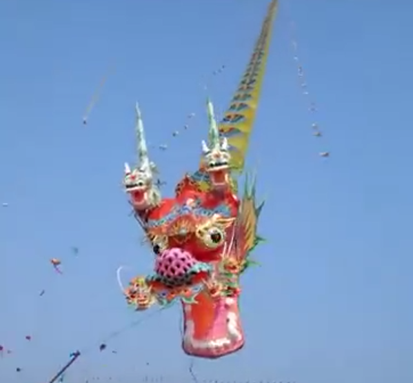 年度“奇幻大片”潍坊风筝节上映 网友:放的是人类想象力