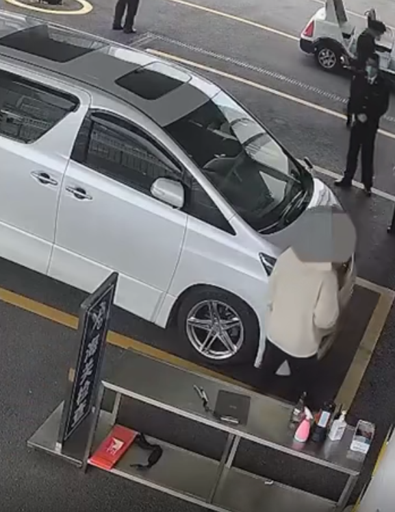 男子开车藏565台iPhone入境被查获!去年因带2375根内存条被罚