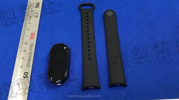 终于来了!小米手环8“证件照”外形公布:首用分体快拆腕带