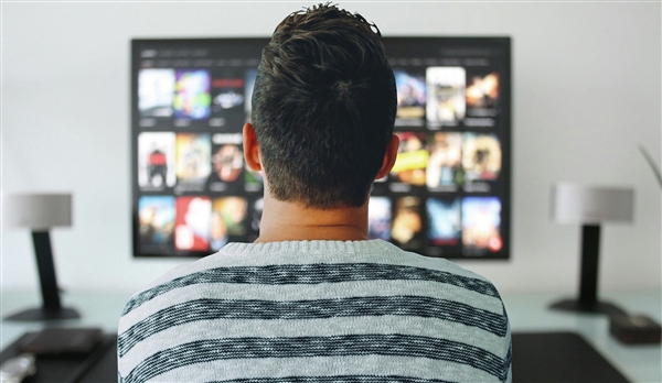 《奔跑吧》回应“收视率创新低” 引热议:你还看这节目吗?