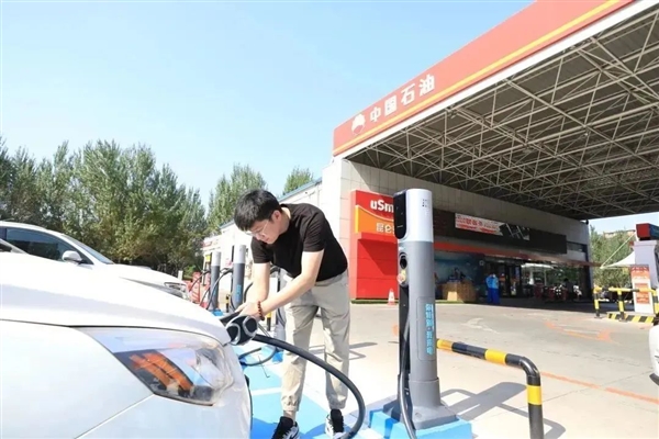 禁售时间已明确 油车还能开多久？中石油回应：新能源拐点还有很长路