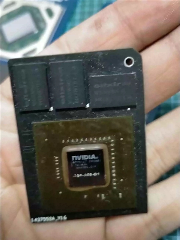 中国玩家把RX 580显卡做成钥匙链:还带俩显存