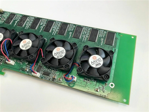 23年前的传奇四芯神卡!3dfx Voodoo 5 6000卖出10万元