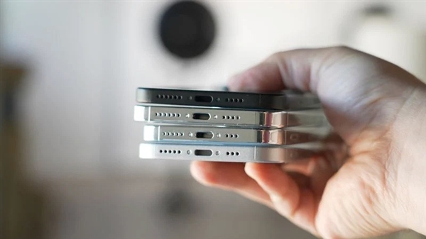 iPhone 15系列四款机模上手:全系USB-C 接口、标配灵动岛