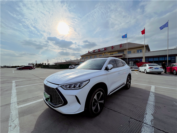 2022年 我把比亚迪DM-i插混当纯电动车 开了1万公里