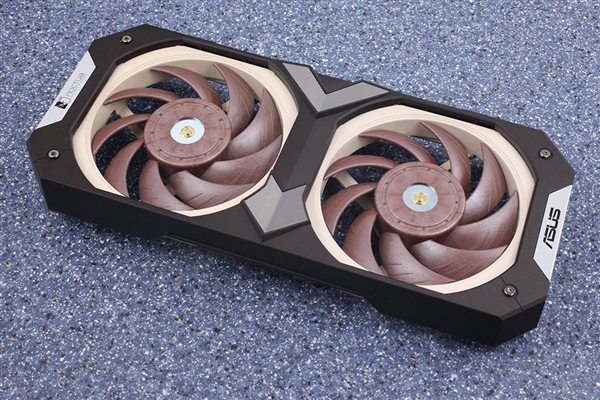 4.3槽庞然巨物!华硕猫头鹰版RTX 4080来了:噪音/温度喜人