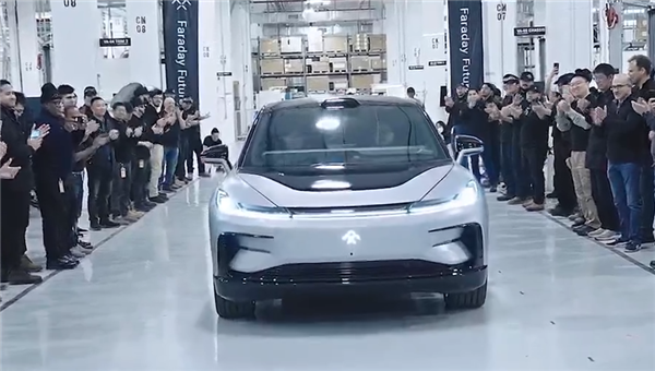 历史一刻!贾跃亭的FF91量产车正式下线:百公里加速2.3秒 交付时间又“跳票”
