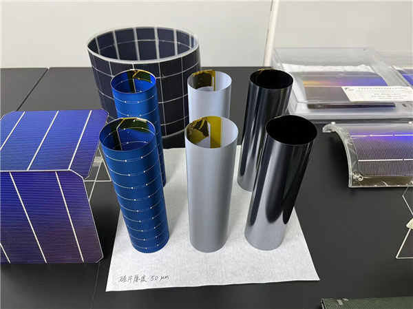 新型太阳能电池问世：柔韧性极高 弯曲角度可超360度