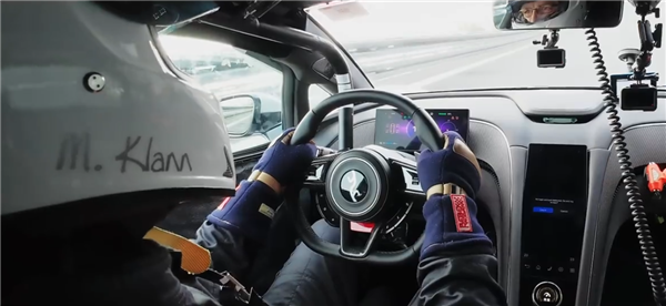 391.94km/h！车极比亚迪仰望U9刷新中国汽车极速记录
