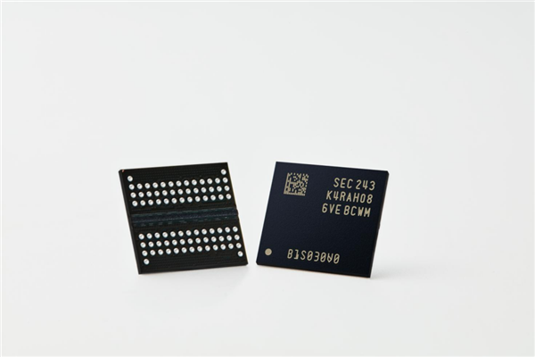 三星量产12nm DDR5内存:功耗骤降23%