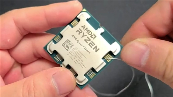 AMD锐龙7000开盖新招:牙线+熨斗 1分钟搞定
