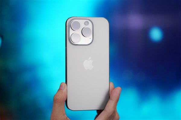 iPhone 15 Pro系列热成“火龙果”！苹果回应与钛金属边框无关 iOS 17更新能解决