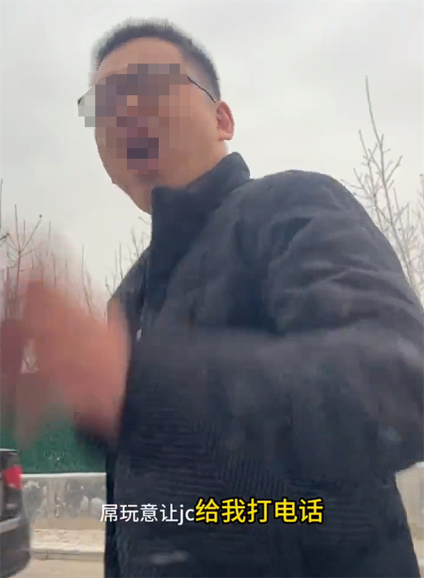 又一奔驰车主“上大分” 公然逆行挡路下车挑衅：叫嚣随便报警