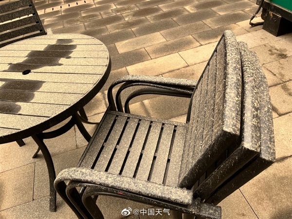 北方多地迎沙尘!长春直接下“泥雨”:汽车变泥车