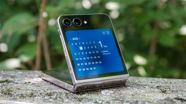 7499元起！三星Galaxy Z Flip5开启预售：最强小折叠屏