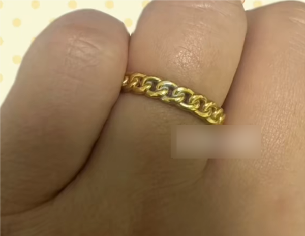 女子发现一月前买的金戒指褪色 后来知道竟救了自己一命