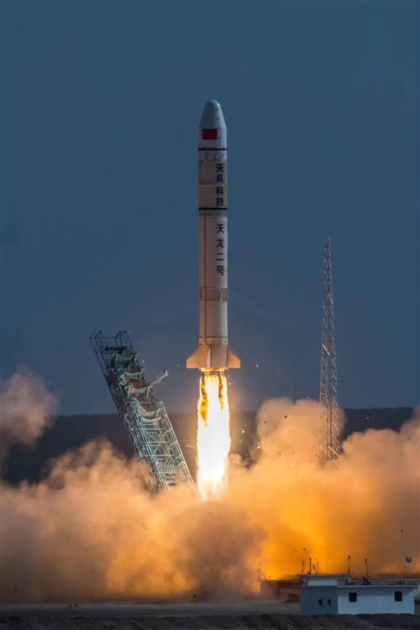 民营天龙二号液体火箭首飞成功:还隐藏了一个中国第一