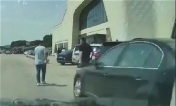 男子服务区内被撞飞死亡 司机把油门当刹车:律师发声重大过失最多7年